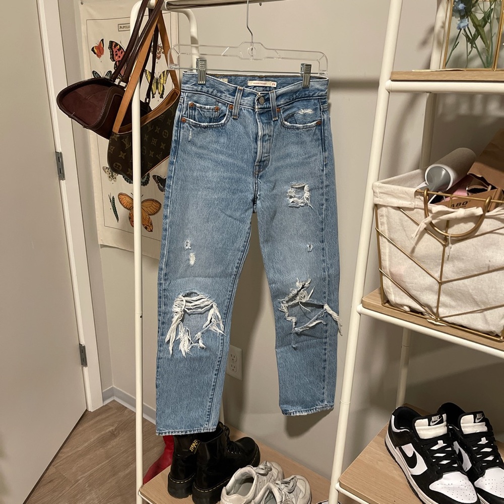 SOLD Levi’s Wedgie Straight Jeans
